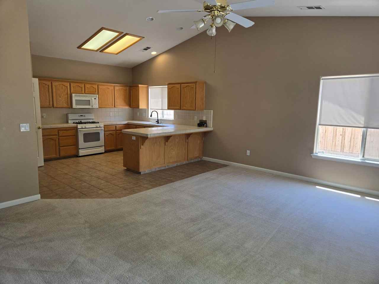 561 Bluejay Ave - Photo 3 of 6