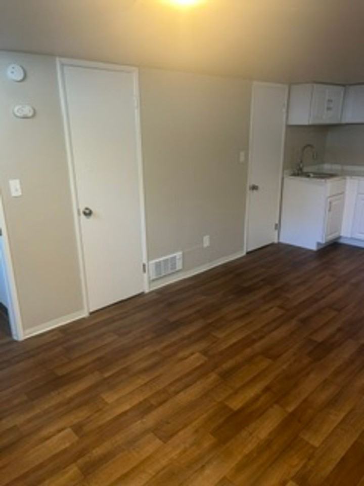 607 N 50th St - Photo 3 of 10