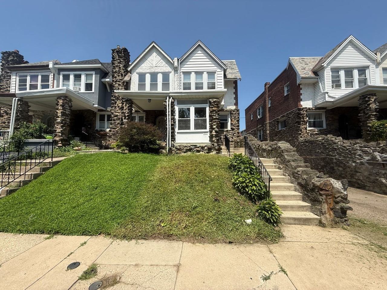 373 E Cliveden St - Photo 3 of 39