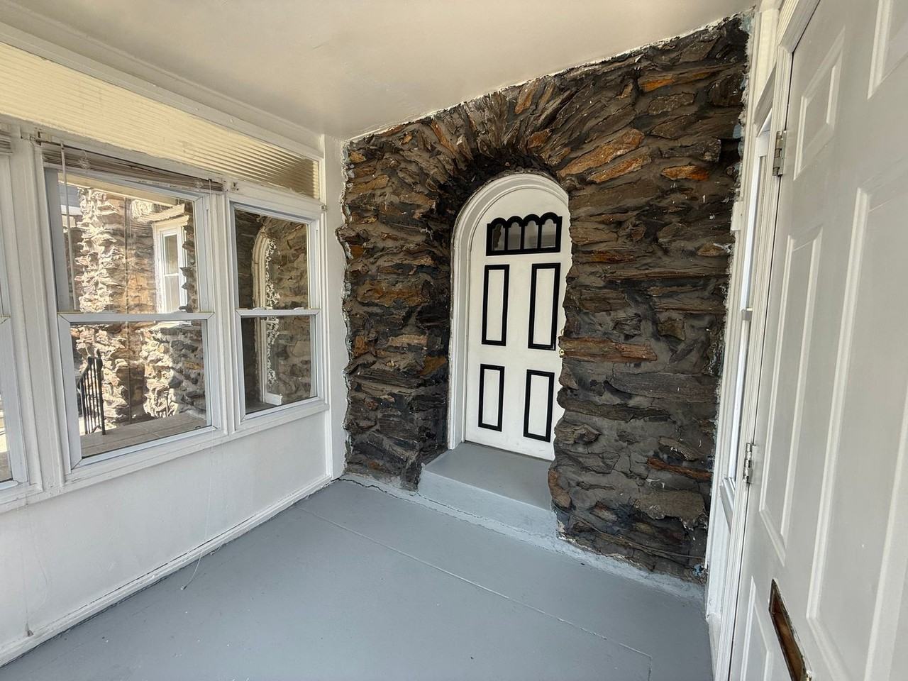 373 E Cliveden St - Photo 4 of 39