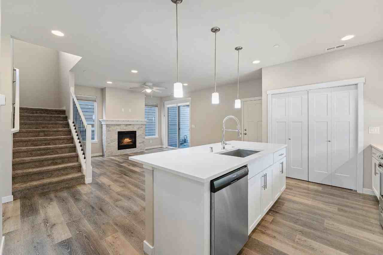 9134 127th Street Ct E - Photo 7 of 45