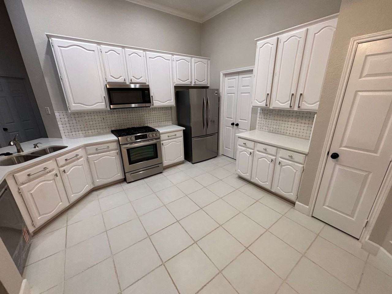 2316 London Dr - Photo 7 of 29
