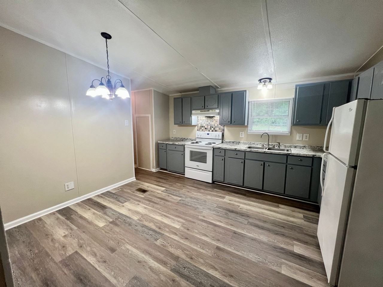 4092 Mountain Rd - Photo 3 of 12