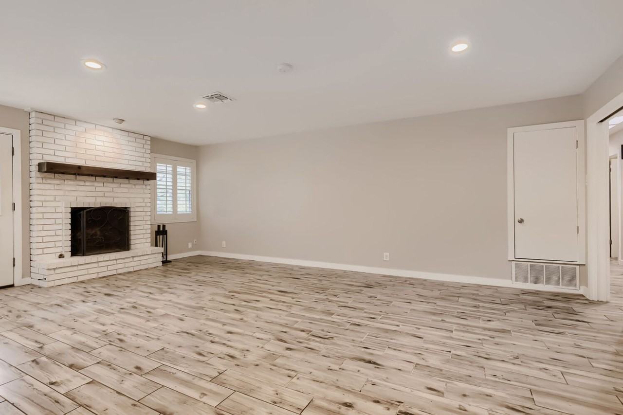 715 Fabulous Dr - Photo 6 of 25