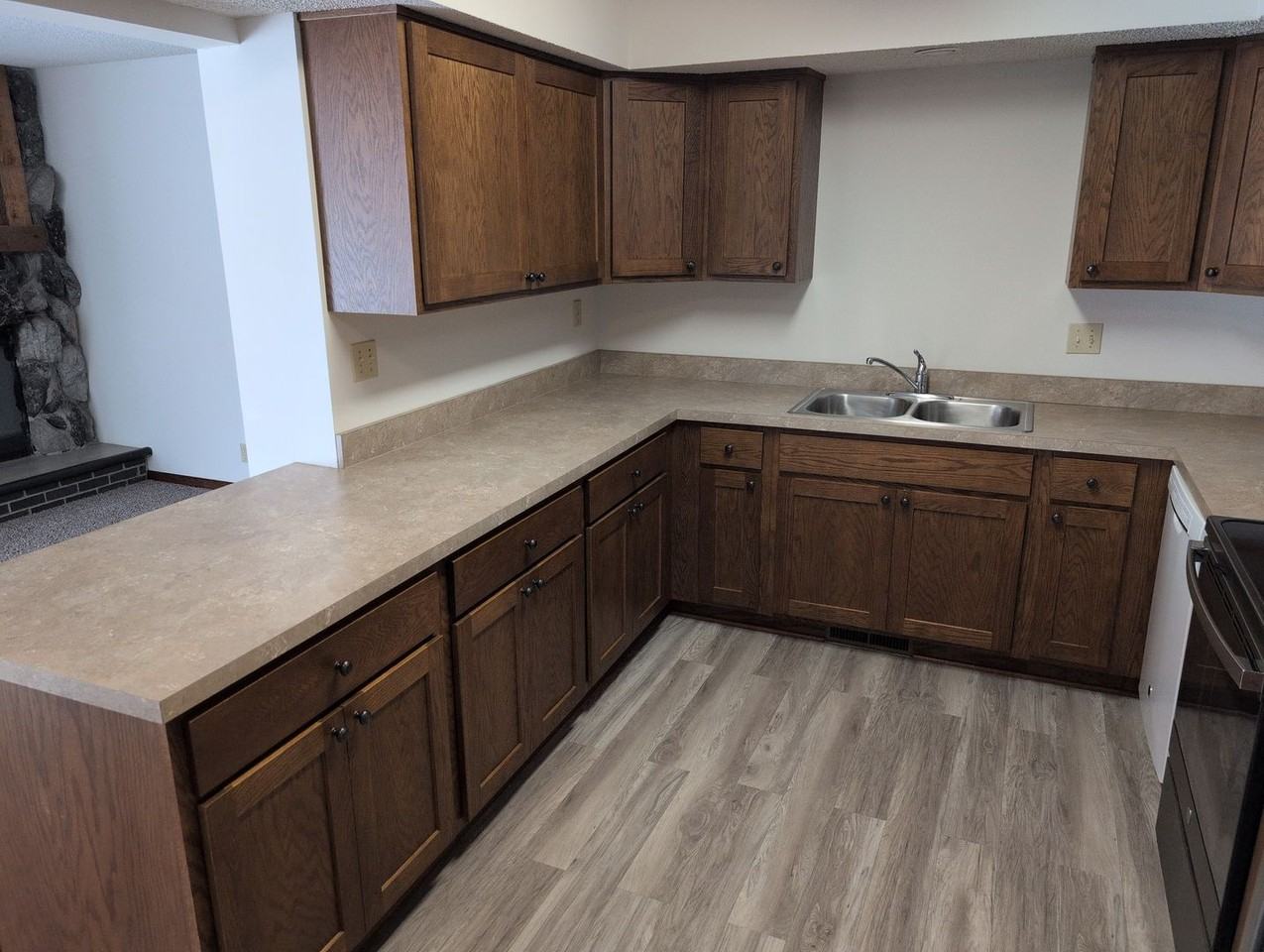 2216 Mirwyn Ct - Photo 6 of 32