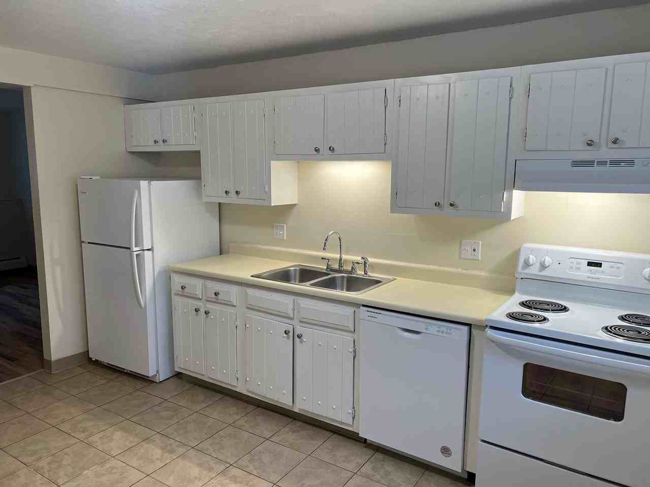 2 Briarwood Dr