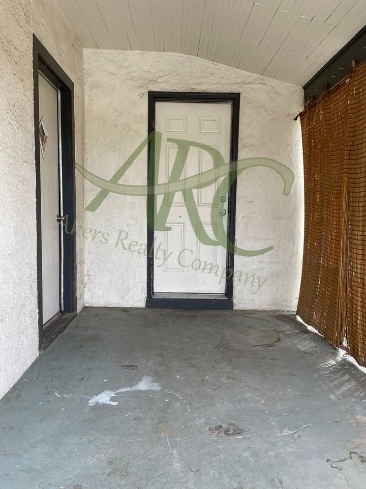 1216 Cedar St - Photo 2 of 13