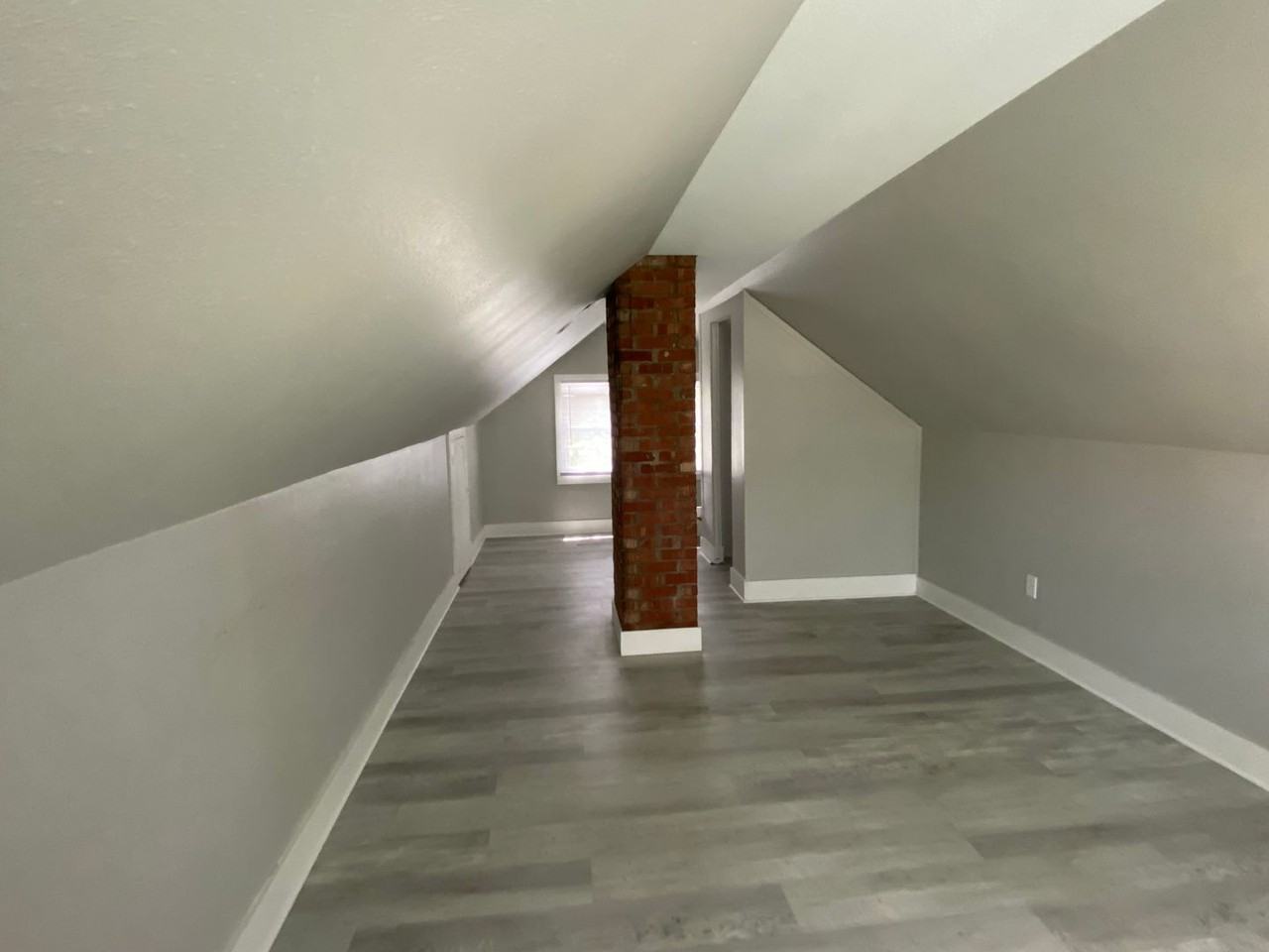1340 L Ave Ne - Photo 6 of 12