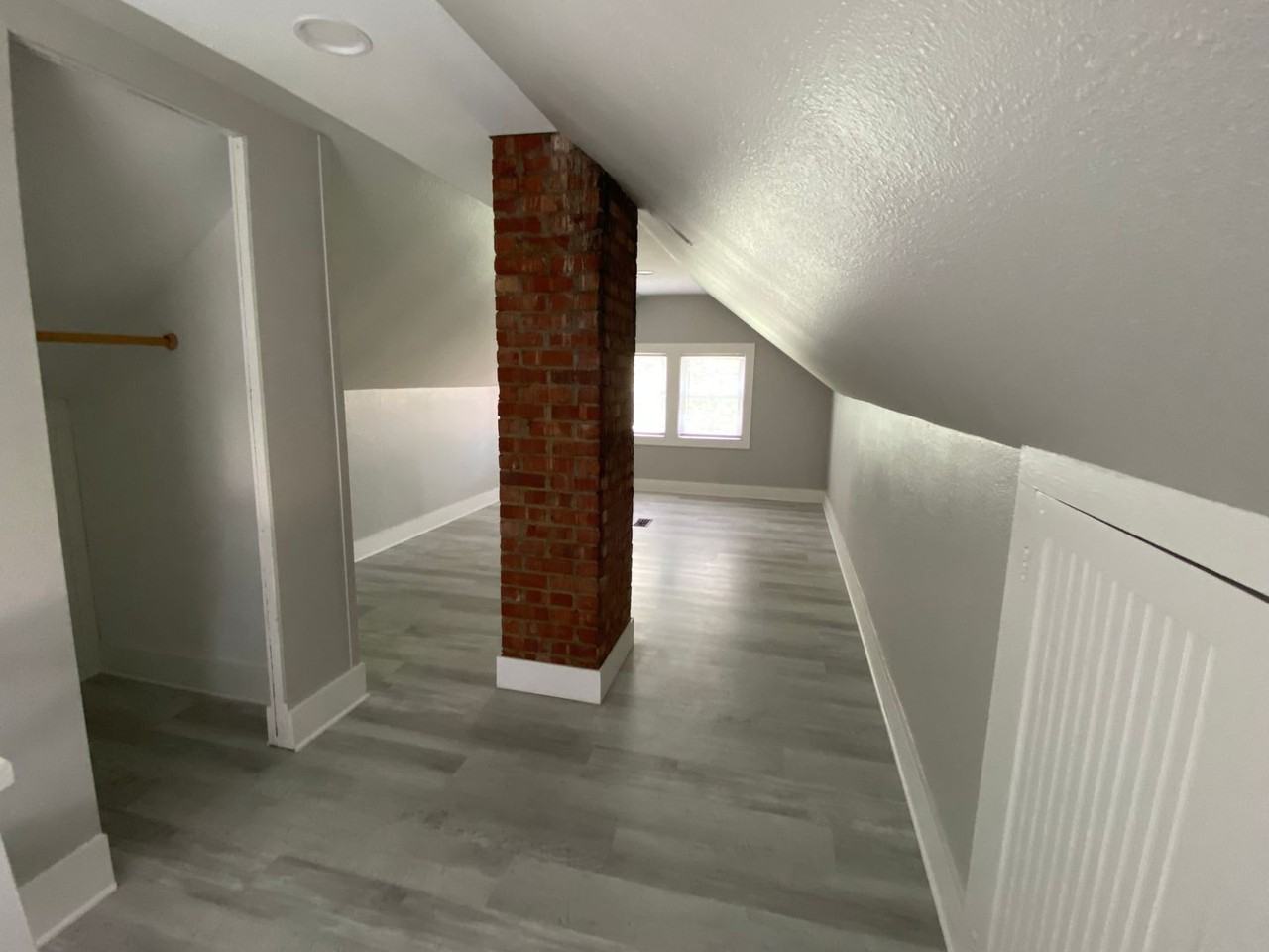 1340 L Ave Ne - Photo 7 of 12