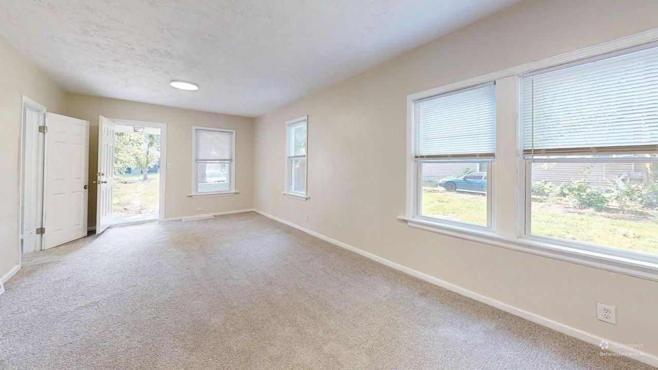 3018 E 128th St - Photo 7 of 15