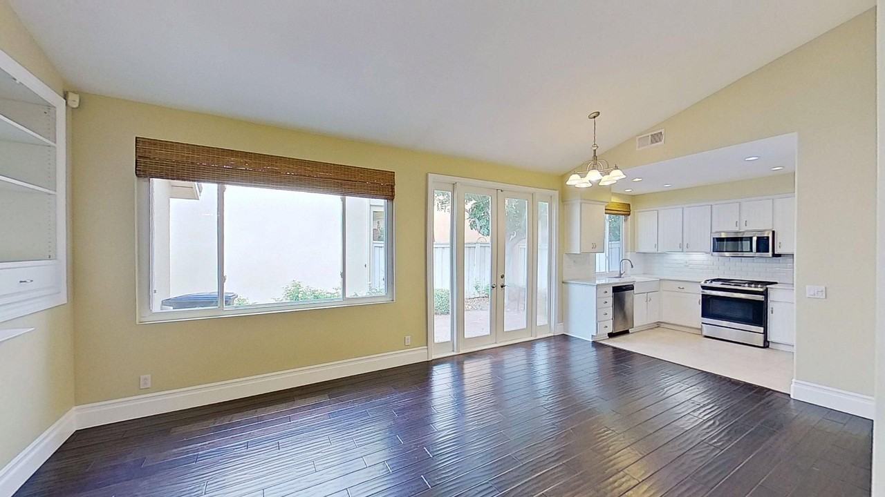 2581 W Ardenwood Ct - Photo 2 of 27