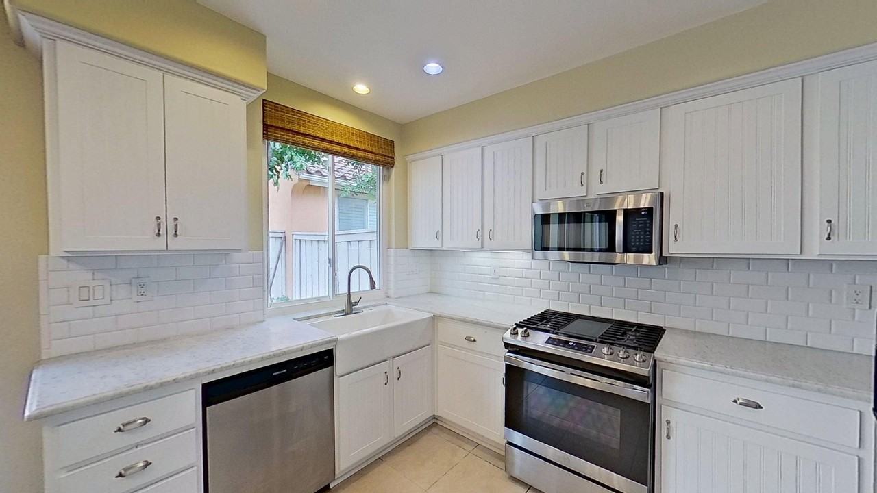 2581 W Ardenwood Ct - Photo 7 of 27