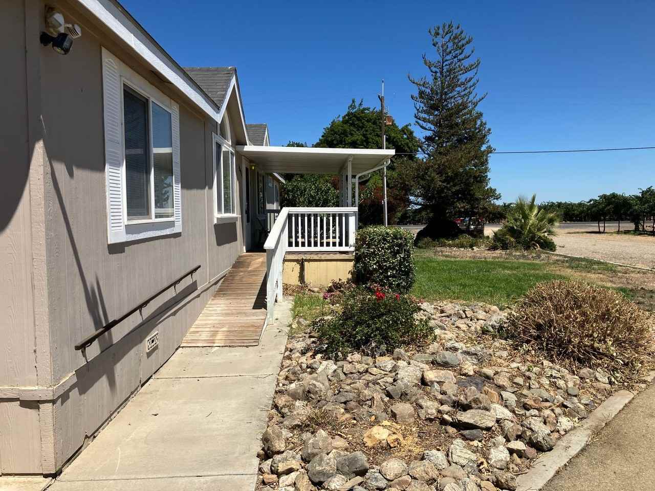 33921 S Bird Rd - Photo 3 of 25