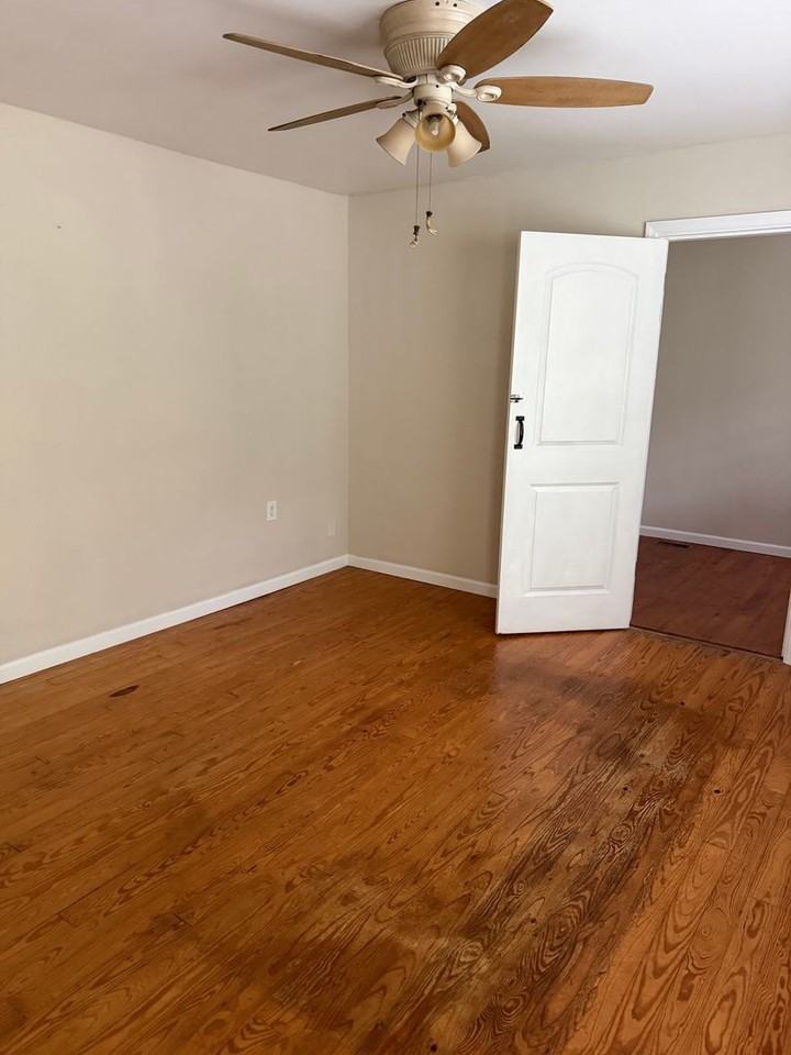 133 Hogan Rd - Photo 2 of 11