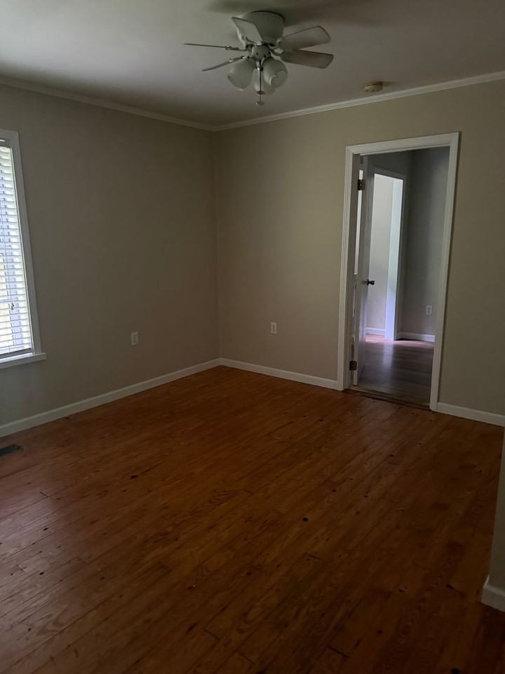 133 Hogan Rd - Photo 6 of 11