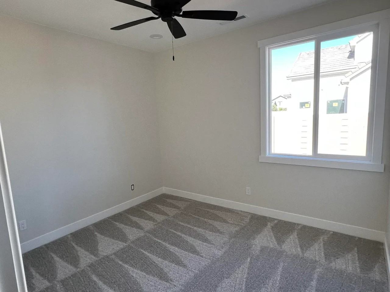4888 S Homestead Way - Photo 4 of 35