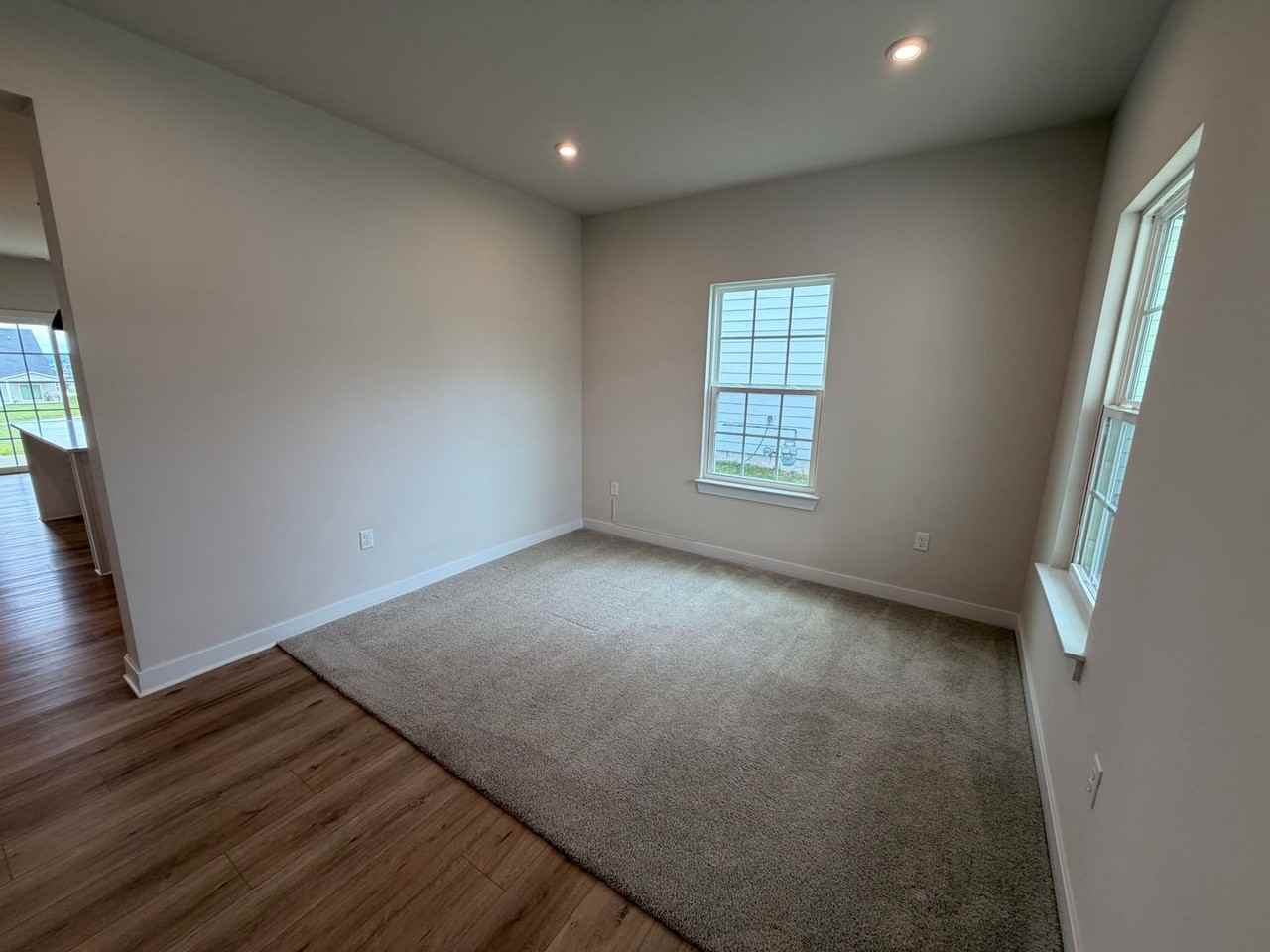 935 Green Vly - Photo 2 of 32