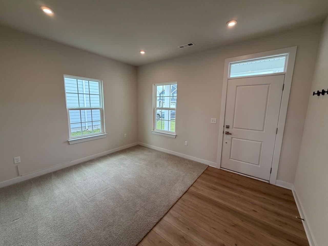 935 Green Vly - Photo 3 of 32