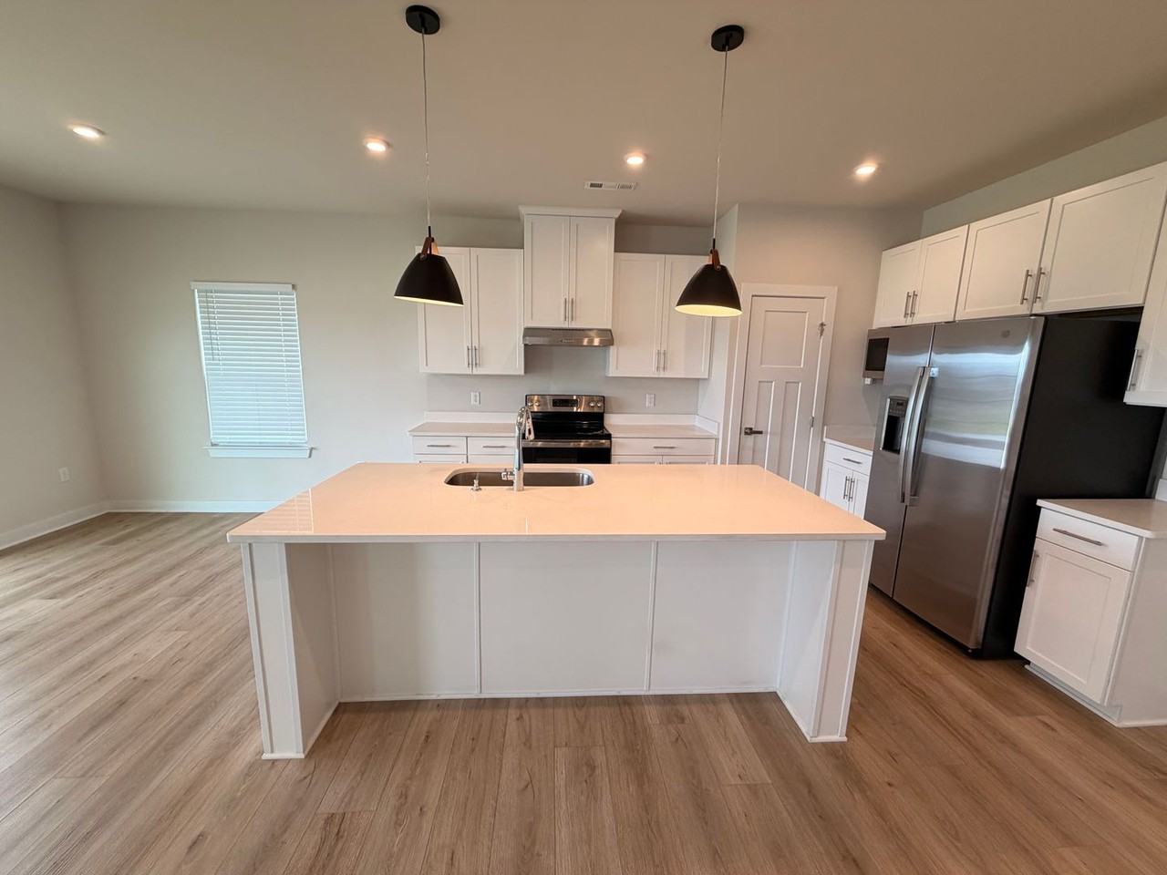 935 Green Vly - Photo 6 of 32