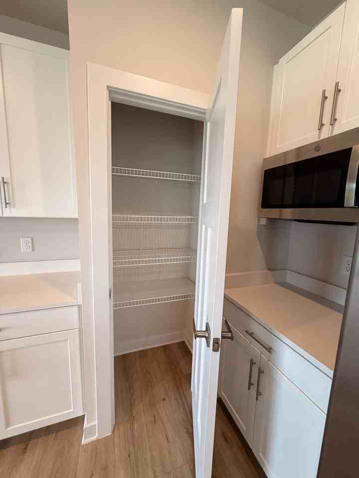 935 Green Vly - Photo 7 of 32