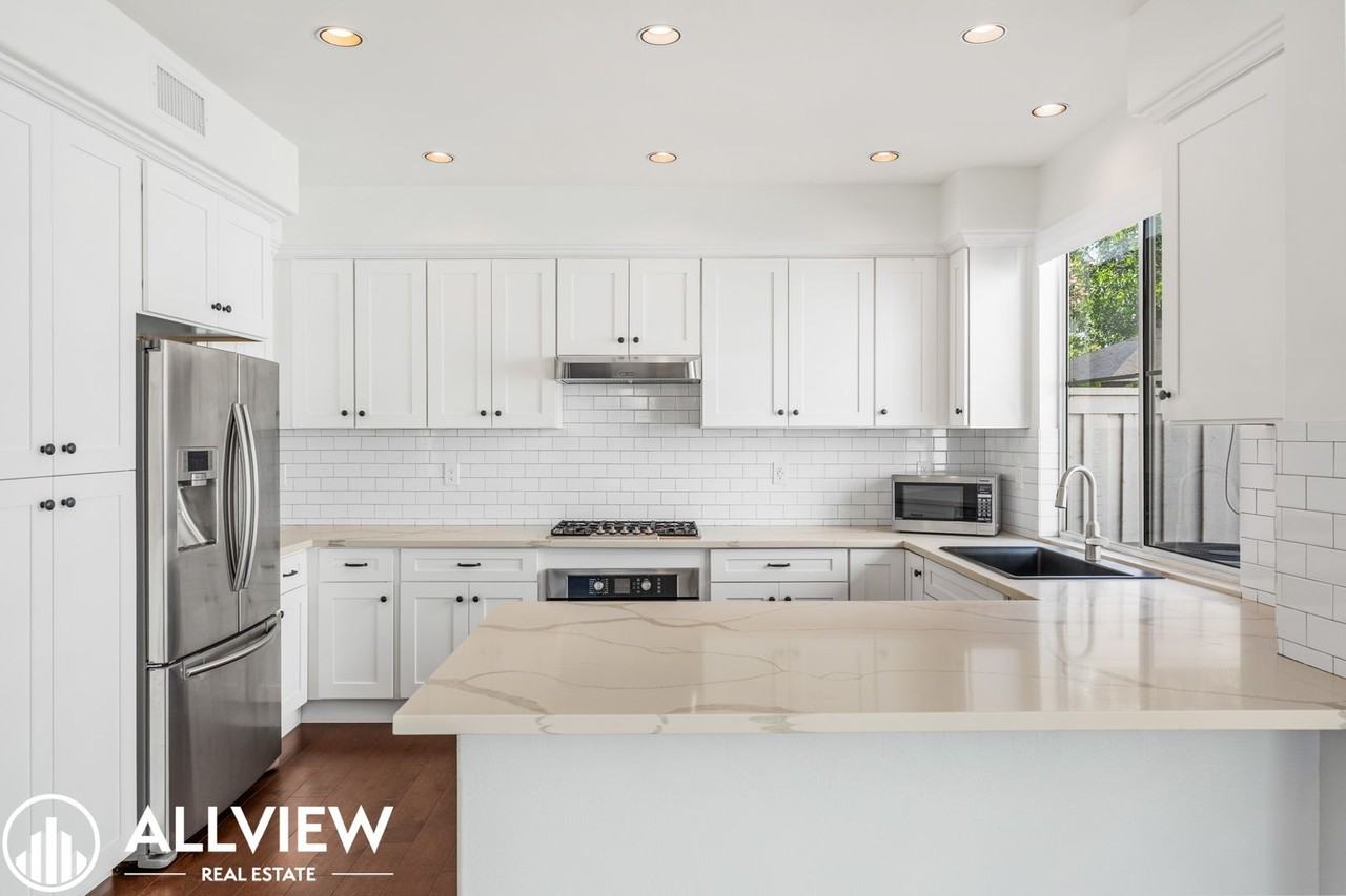 2854 Vicenzo Dr - Photo 2 of 34
