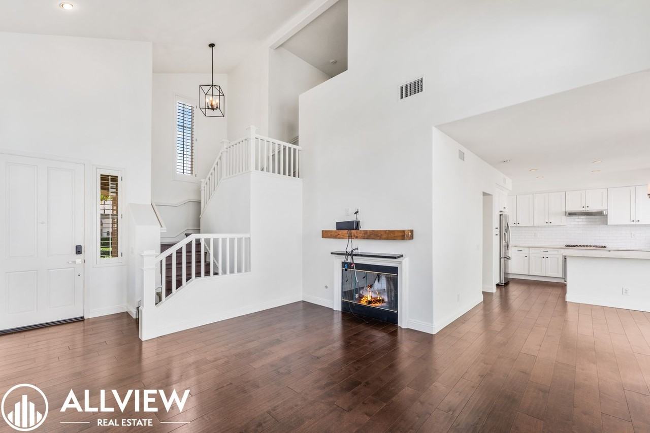 2854 Vicenzo Dr - Photo 3 of 34