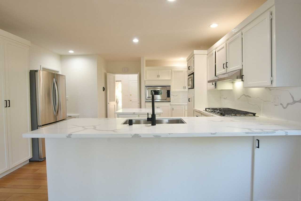 5318 Fairway Dr - Photo 4 of 29