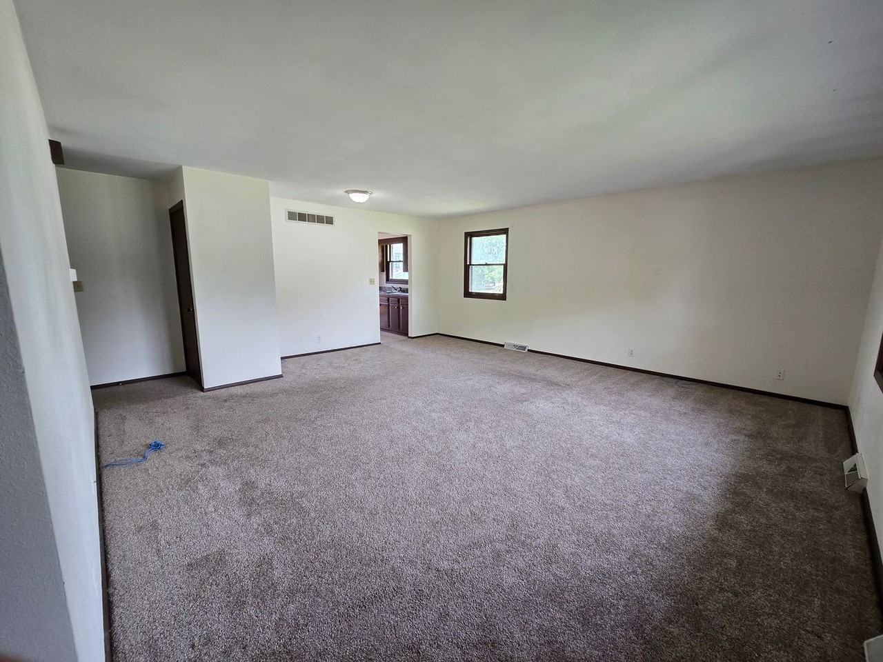 1705 Linda Ln - Photo 2 of 17