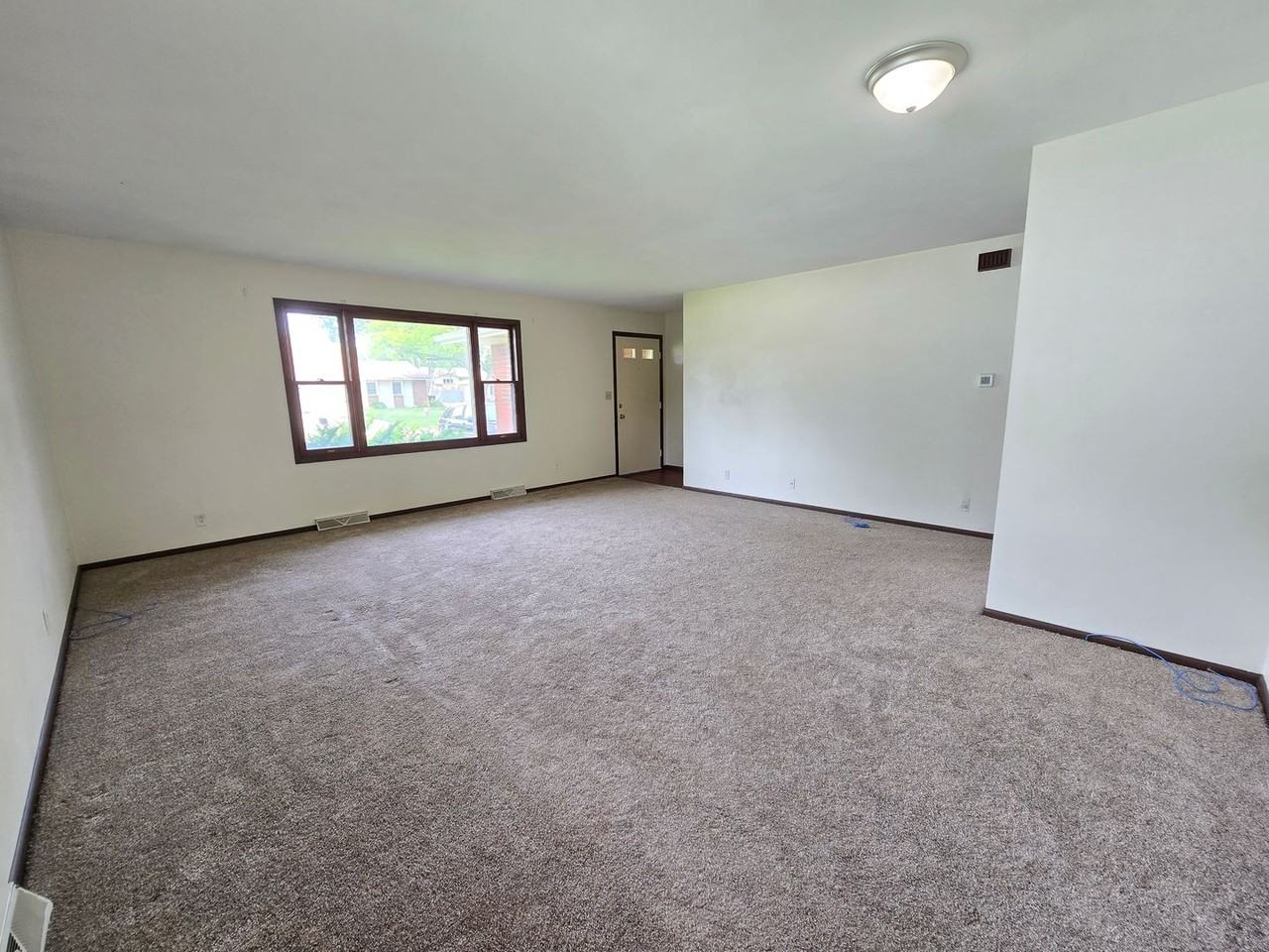 1705 Linda Ln - Photo 3 of 17
