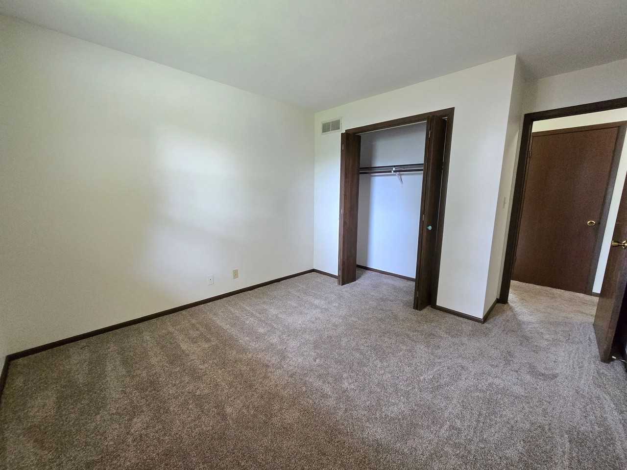 1705 Linda Ln - Photo 6 of 17