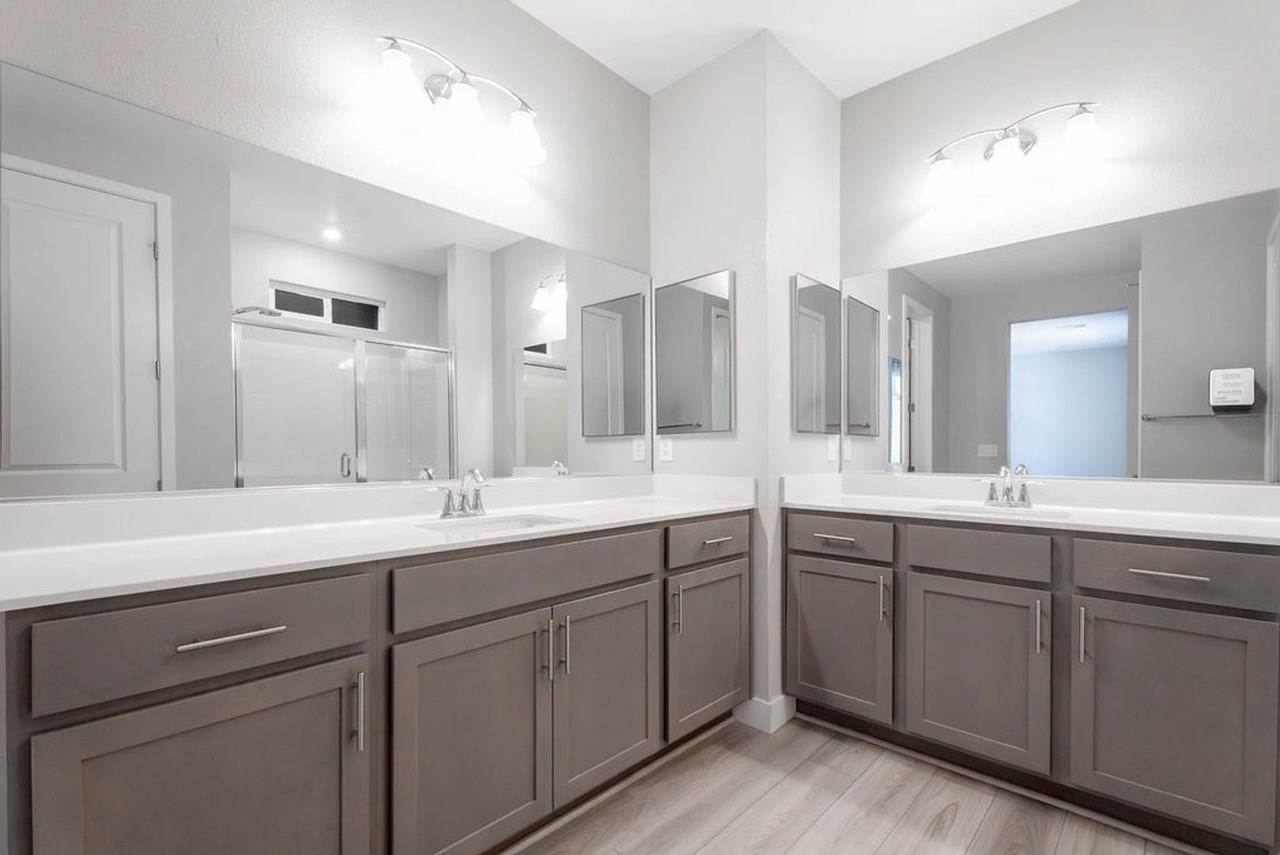 10620 Carnes Ave - Photo 6 of 47