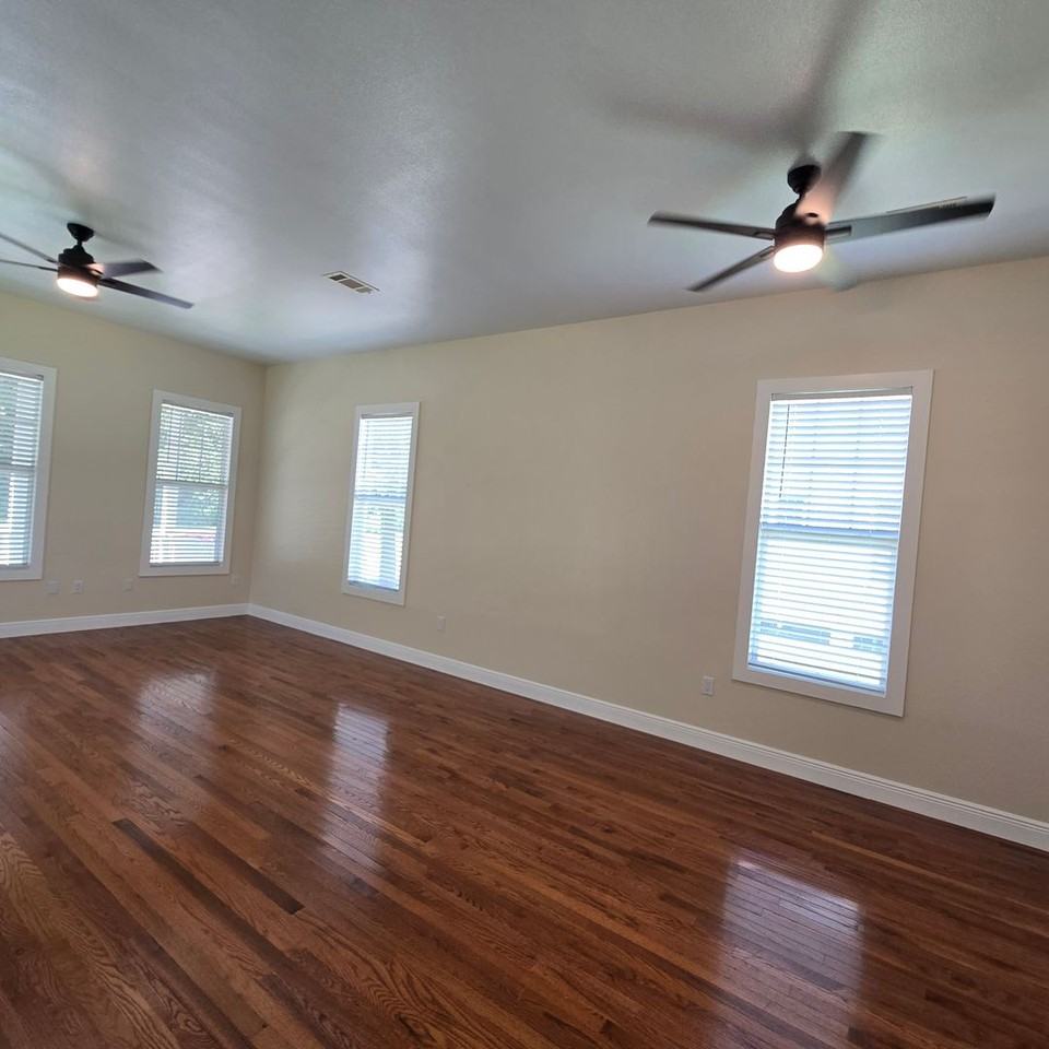1818B Elvin Dr - Photo 3 of 26