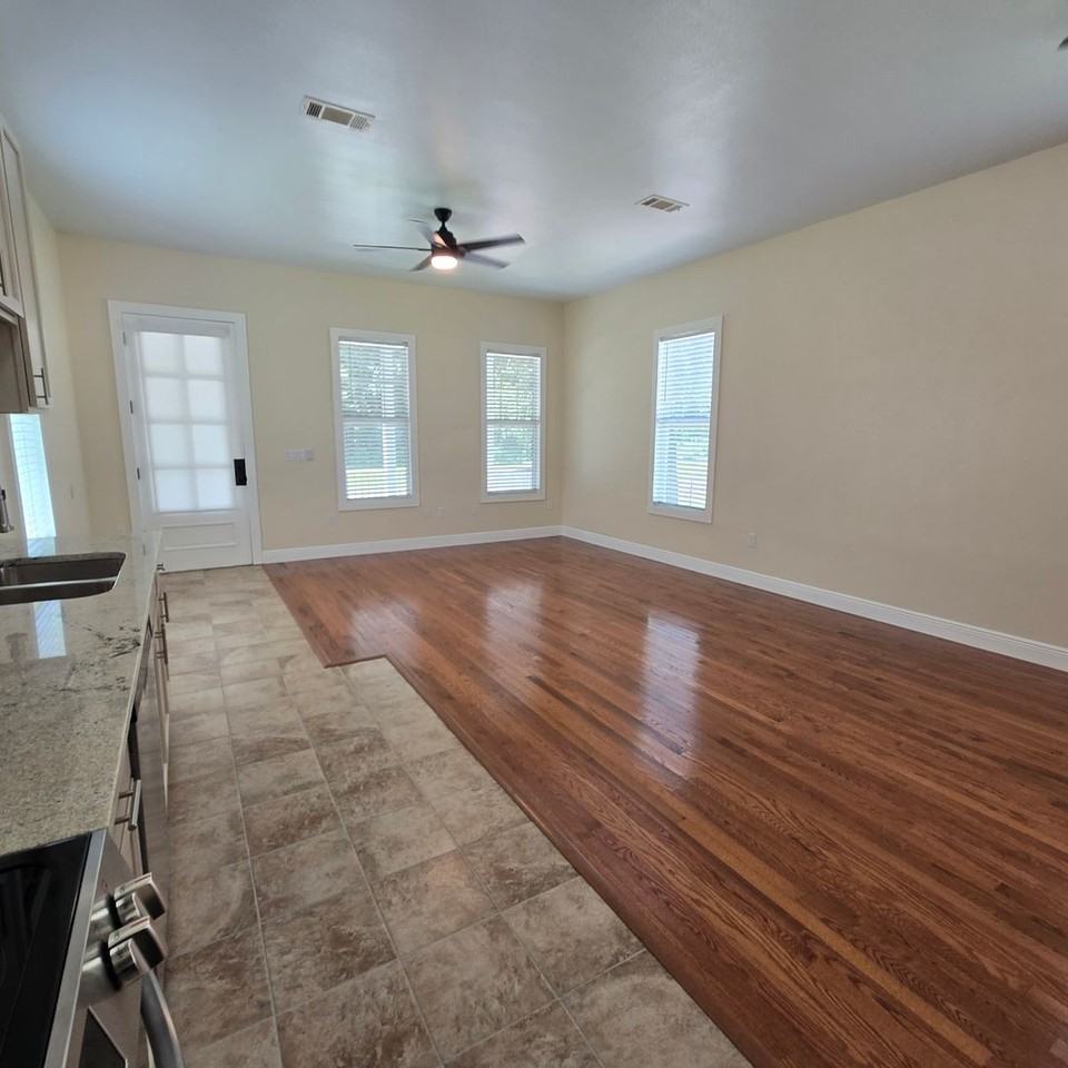 1818B Elvin Dr - Photo 4 of 26