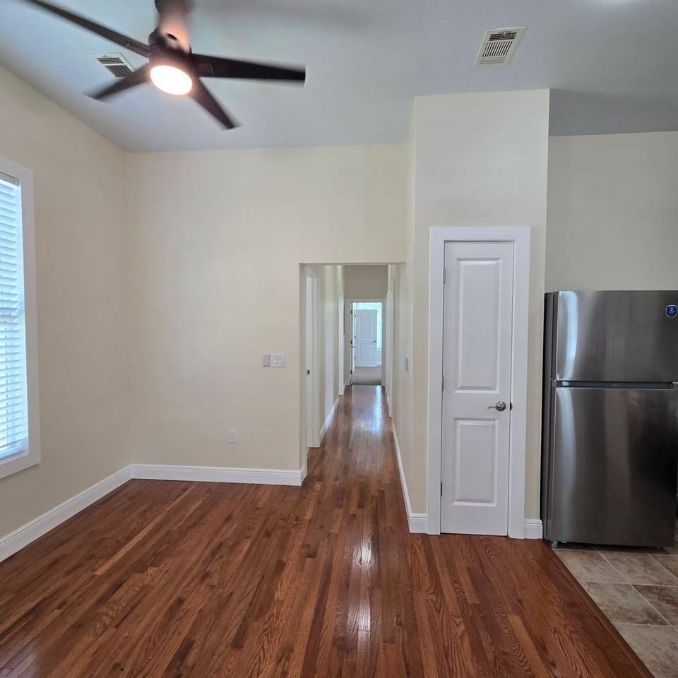 1818B Elvin Dr - Photo 5 of 26
