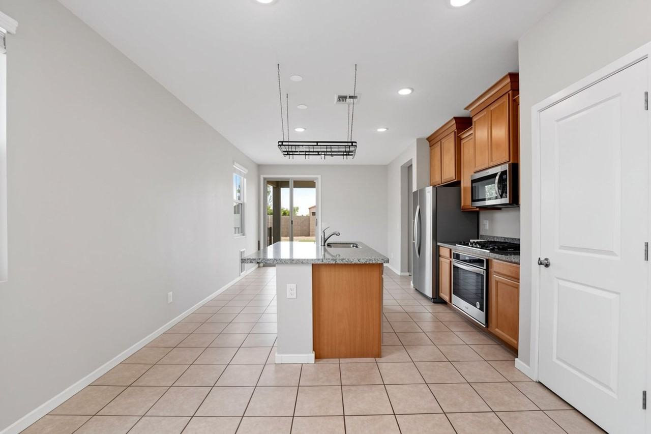 3629 E Archer Dr - Photo 5 of 37