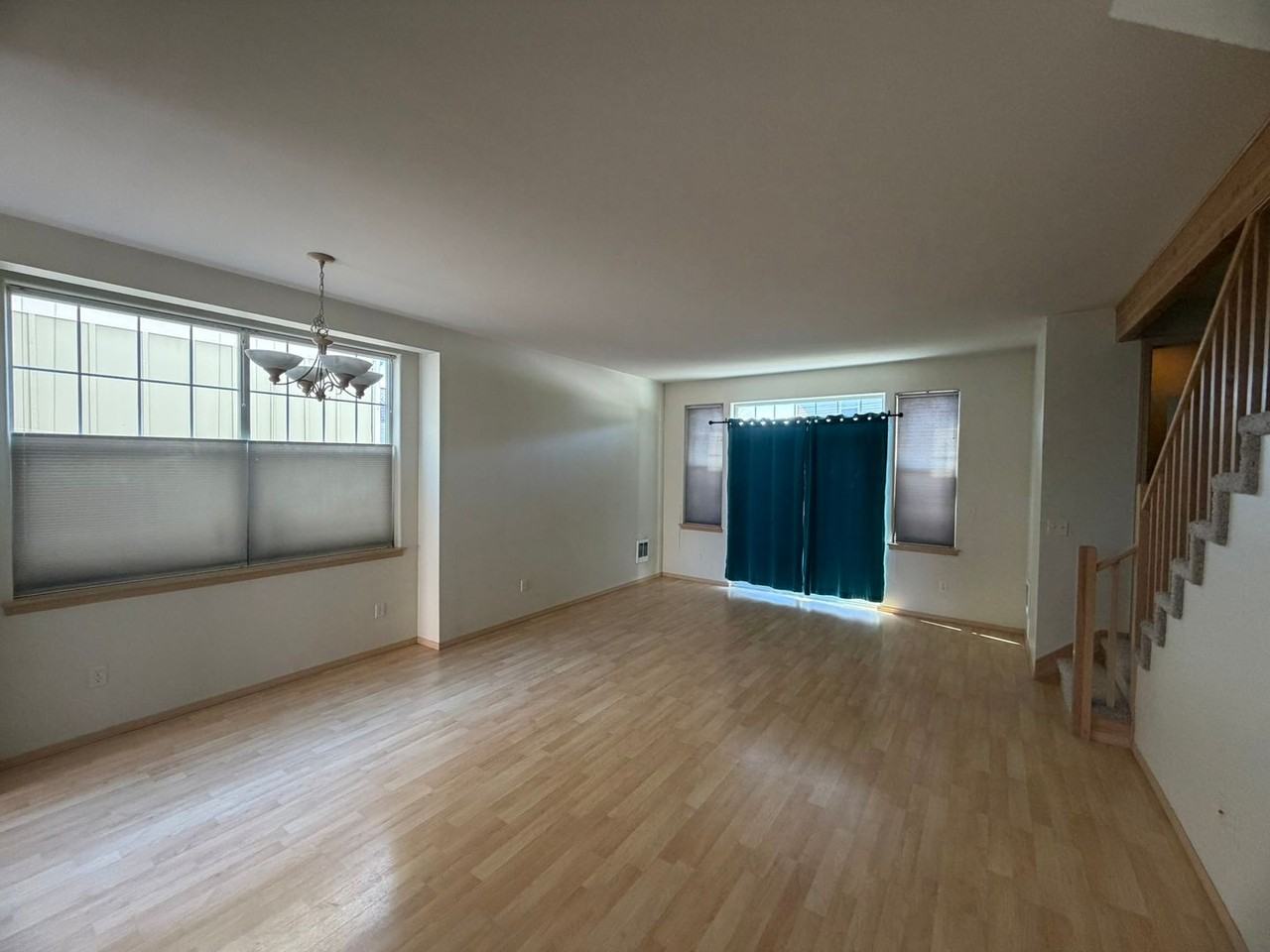 1222 8th St W - Photo 4 of 32