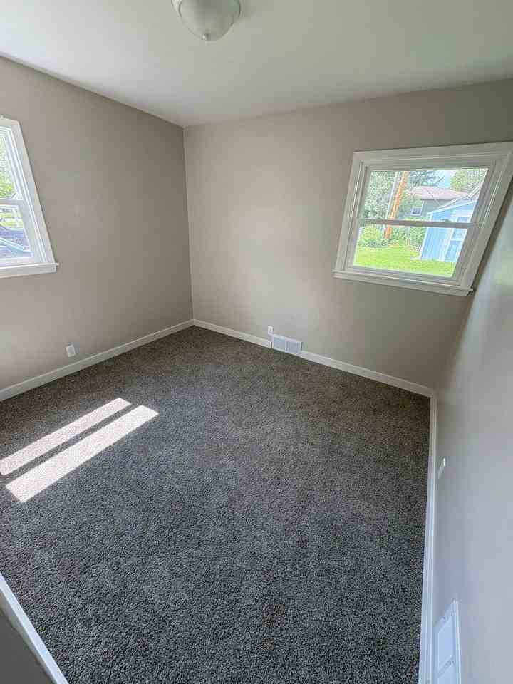 1745 Sager Ave - Photo 2 of 13