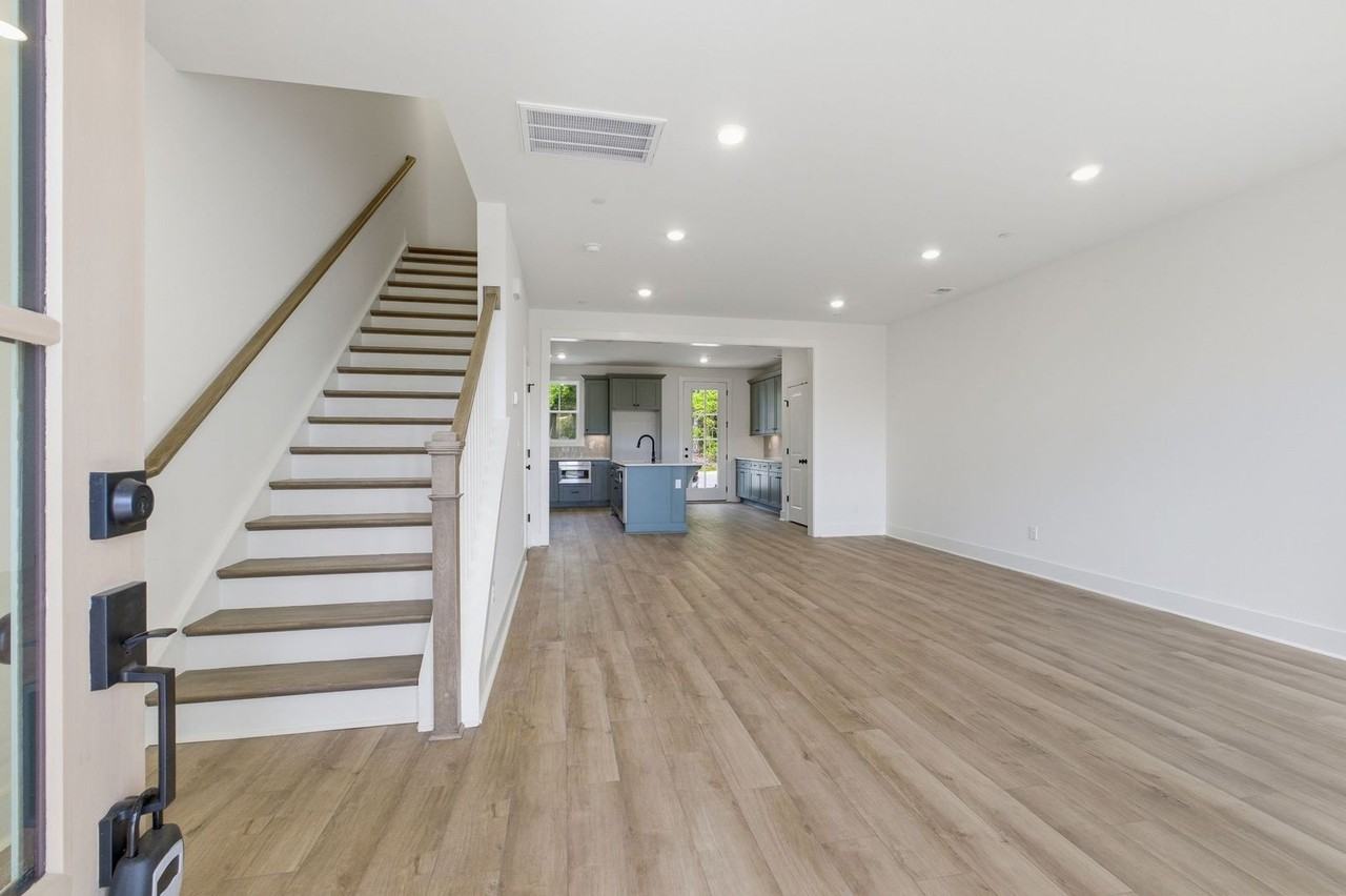 124 Nearwater Pl #5 - Photo 4 of 18