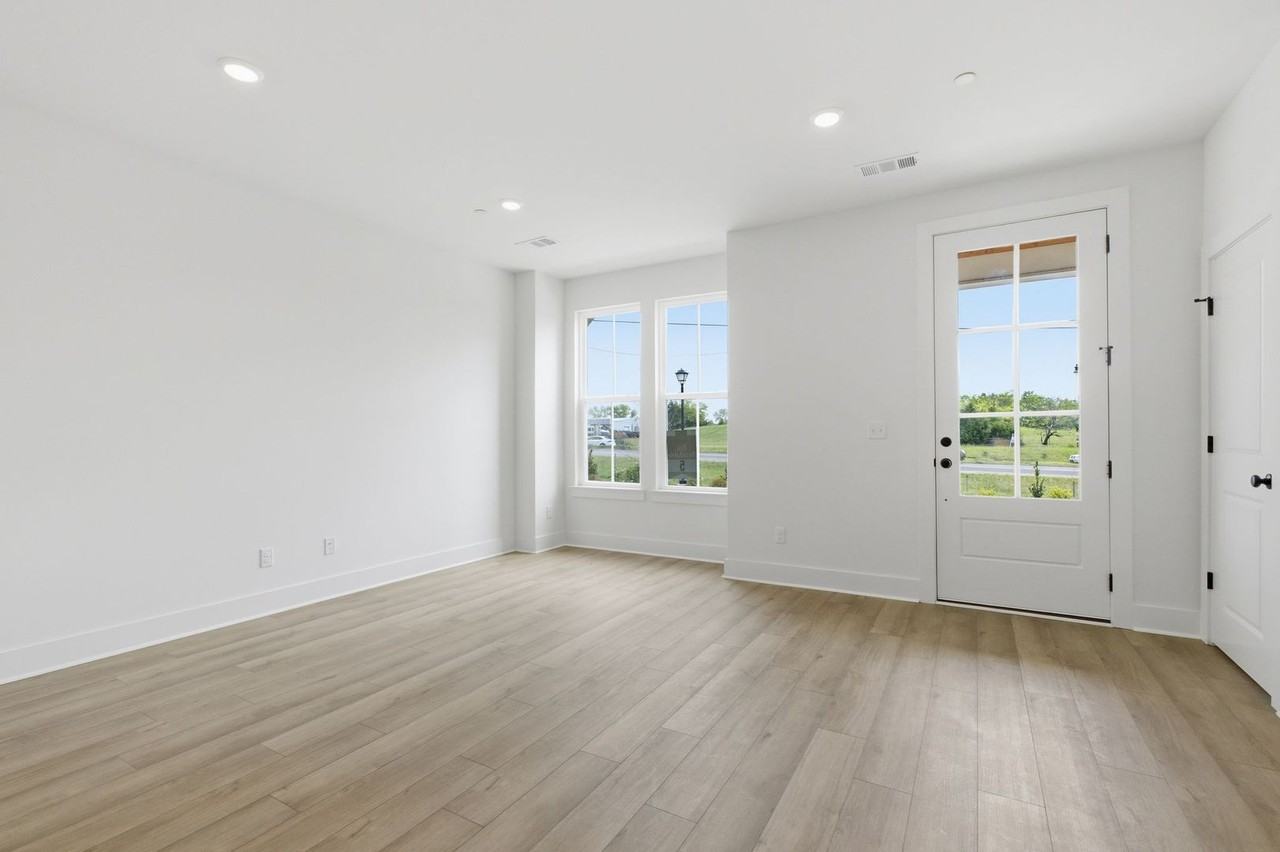 124 Nearwater Pl #5 - Photo 5 of 18