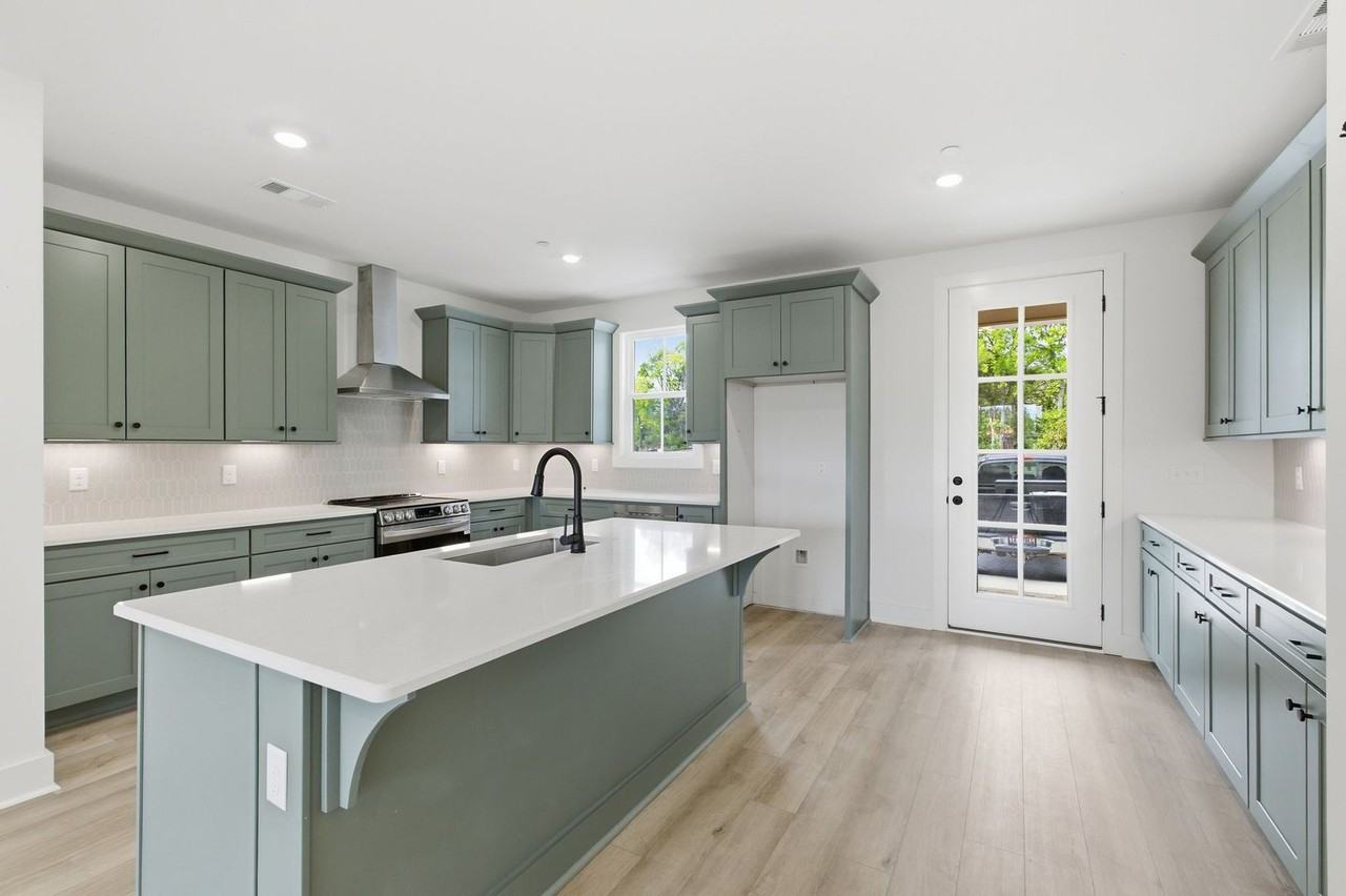 124 Nearwater Pl #5 - Photo 7 of 18