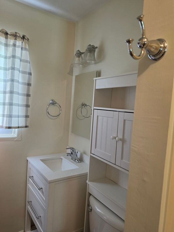 8453 N Shirlane St - Photo 3 of 11