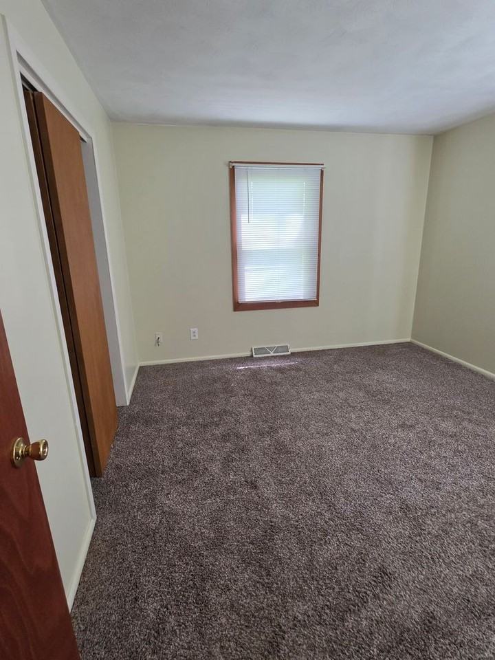 8453 N Shirlane St - Photo 7 of 11