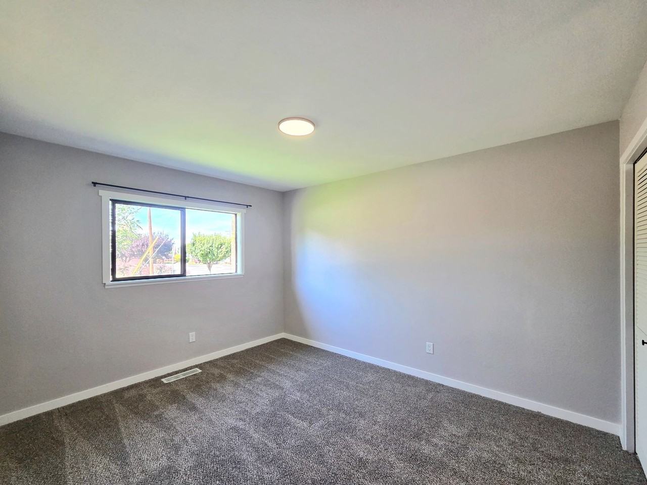1807 5th St - Photo 5 of 35