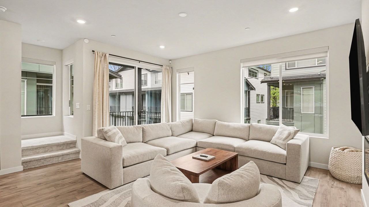 626 164th St Sw - Photo 5 of 34