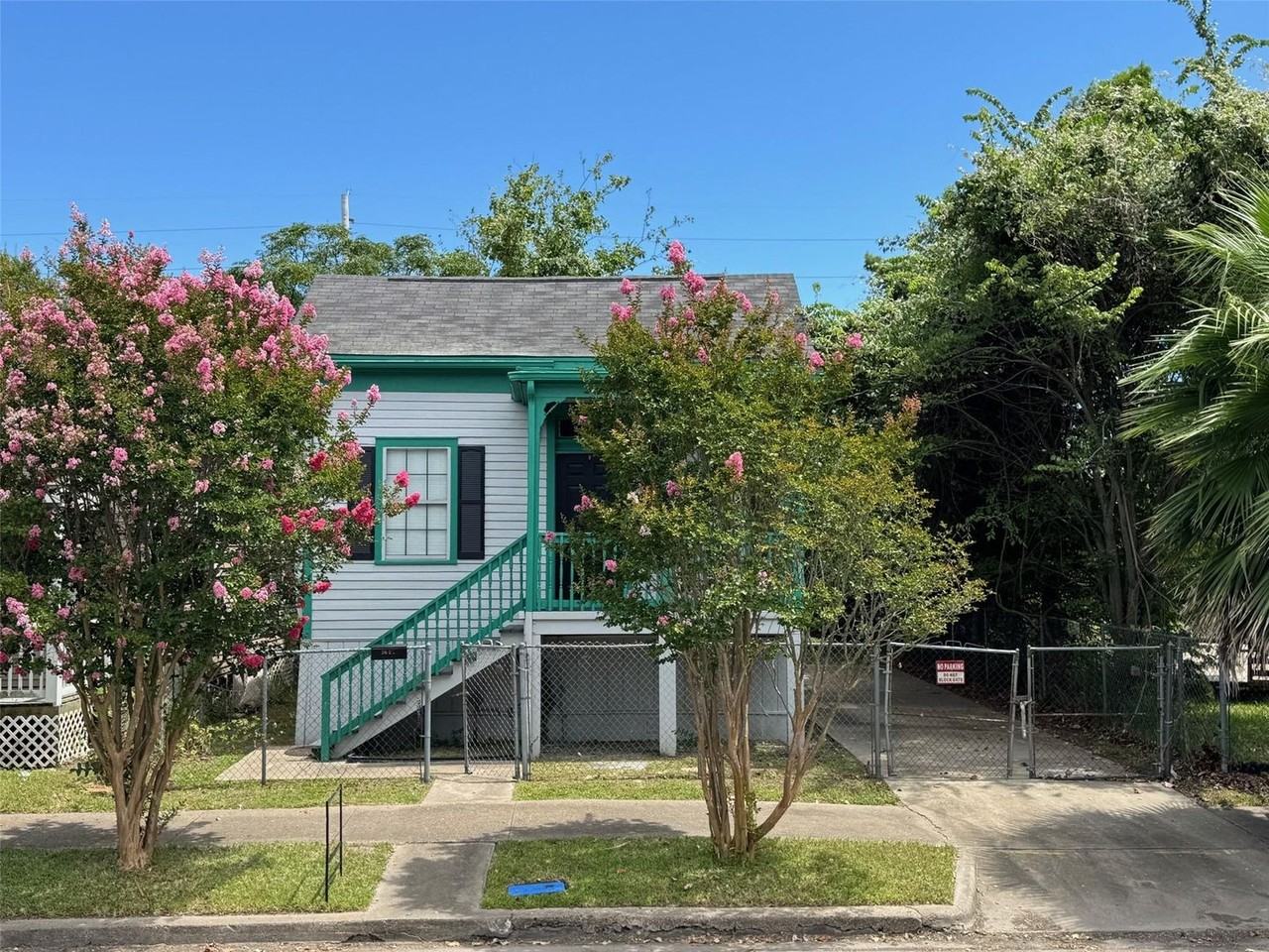 3621 Winnie St - Photo 2 of 14