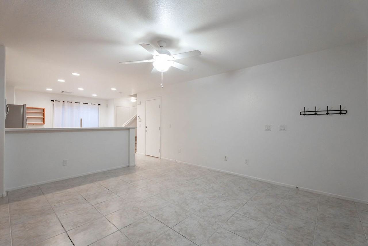 10380 Commanche Moon Ave - Photo 2 of 38