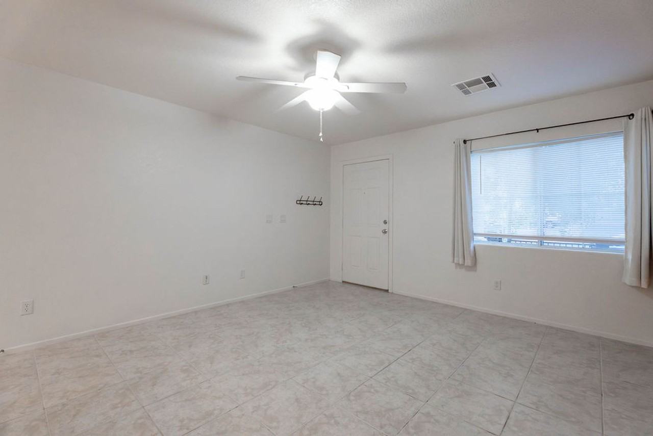 10380 Commanche Moon Ave - Photo 3 of 38