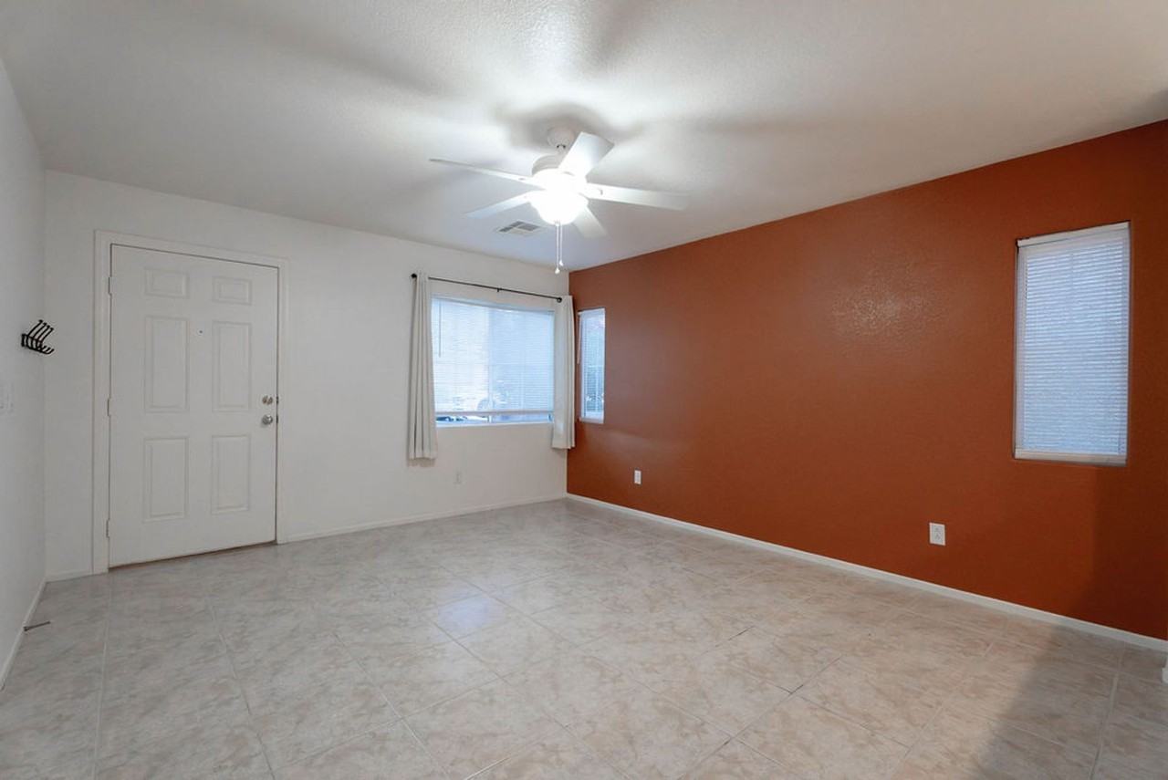10380 Commanche Moon Ave - Photo 4 of 38