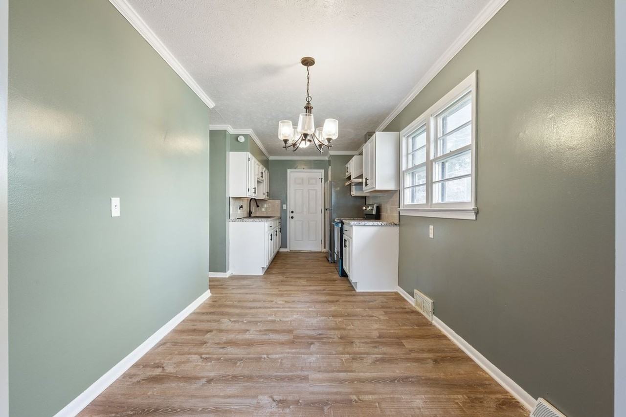 4655 Curtis Ave - Photo 7 of 22