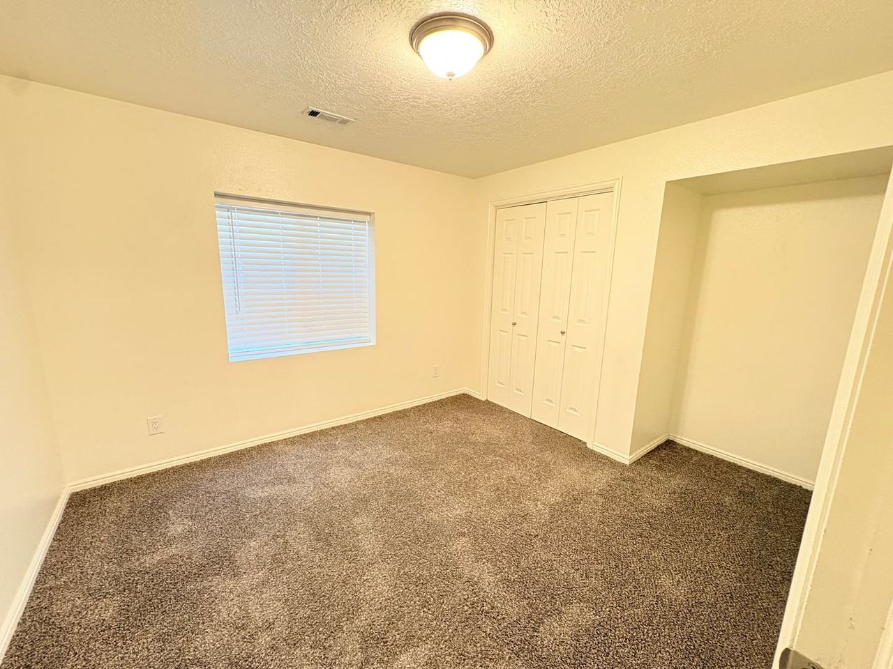 334 W 1150 S - Photo 5 of 28